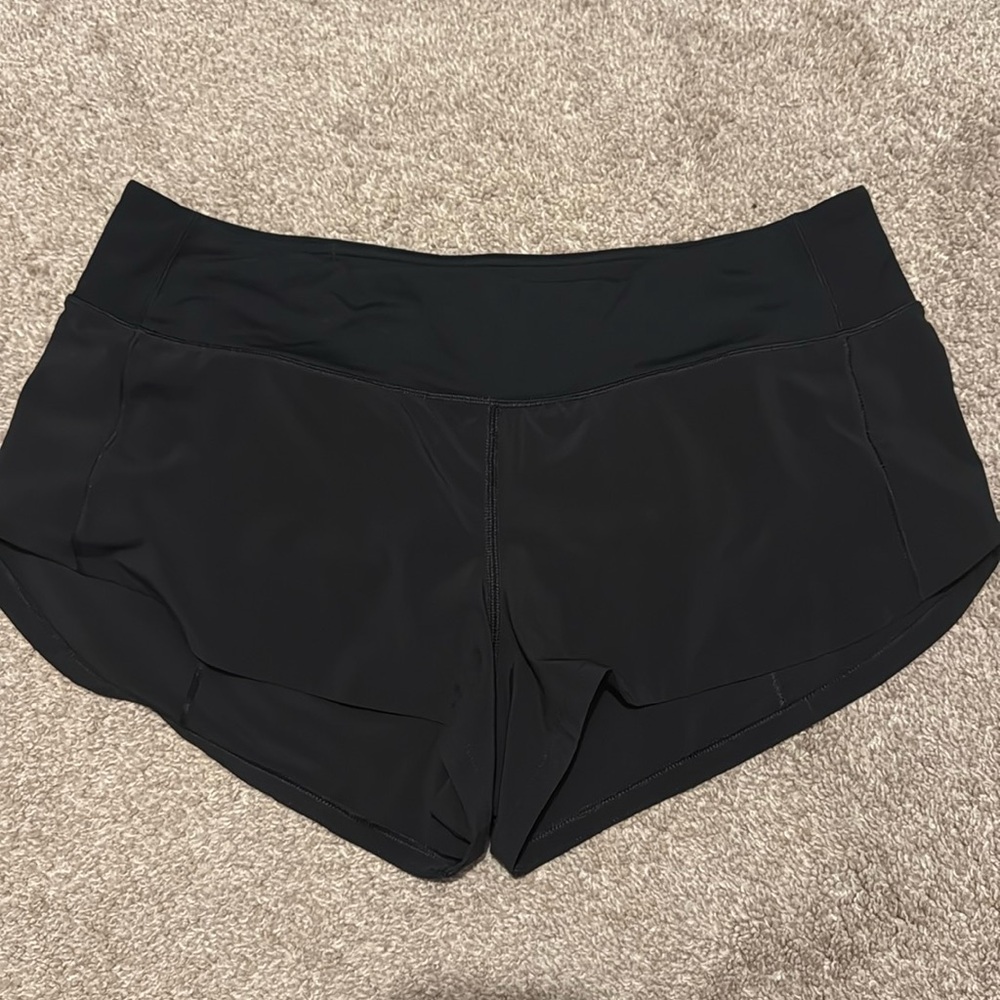 Lululemon black speed up shorts 2.5”, size 8